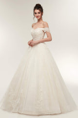 Wedding Dress Princesses, Off-shoulder Sweetheart A-line Lace-up Floor Length Lace Appliques Wedding Dresses