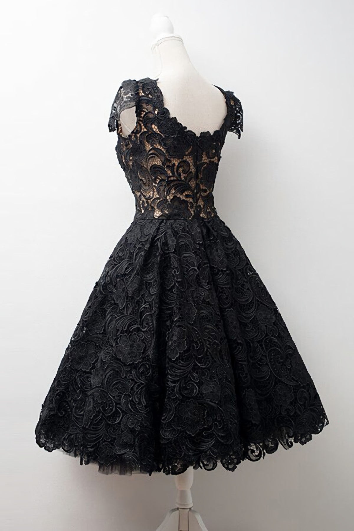 Prom Dresses2033, Short Timeless Scoop Knee-Length Cap Sleeves Black Lace Homecoming Dresses