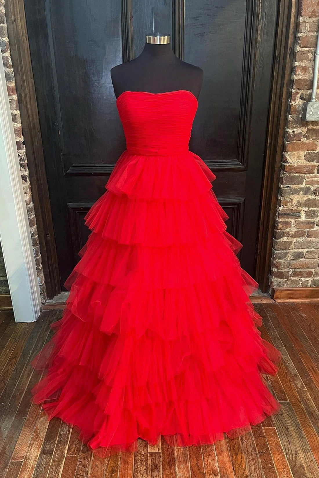 Party Dresses Long Sleeved, Red Strapless Tulle Layers Long Prom Dress, A-line Sweetheart Red Evening Dress