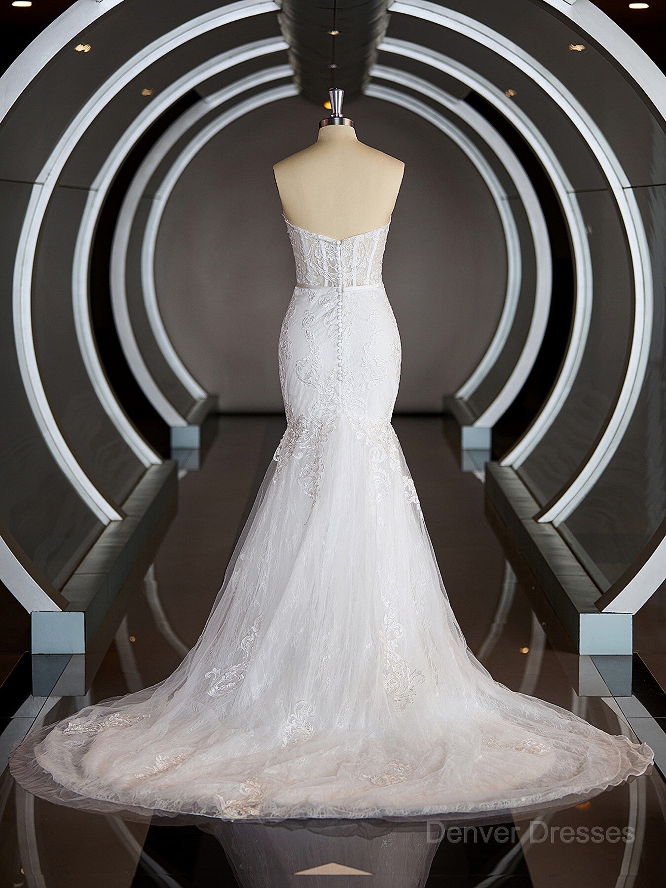Wedding Dresses With Shoes, Trumpet/Mermaid Sweetheart Court Train Tulle Wedding Dresses with Appliques Lace
