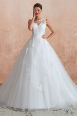 Weddings Dresses With Sleeves, White Ball Gown Tulle Lace Appliques Sweetheart Sequins Wedding Dresses