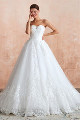 Wedding Dresses With Long Sleves, White Ball Gown Tulle Lace Appliques Sweetheart Sequins Wedding Dresses