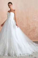 Wedding Dress With Sleeves Lace, White Ball Gown Tulle Lace Appliques Sweetheart Sequins Wedding Dresses