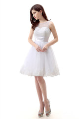 Prom Dress Vintage, White Short Tulle Lace Knee Length Pearls Homecoming Dresses