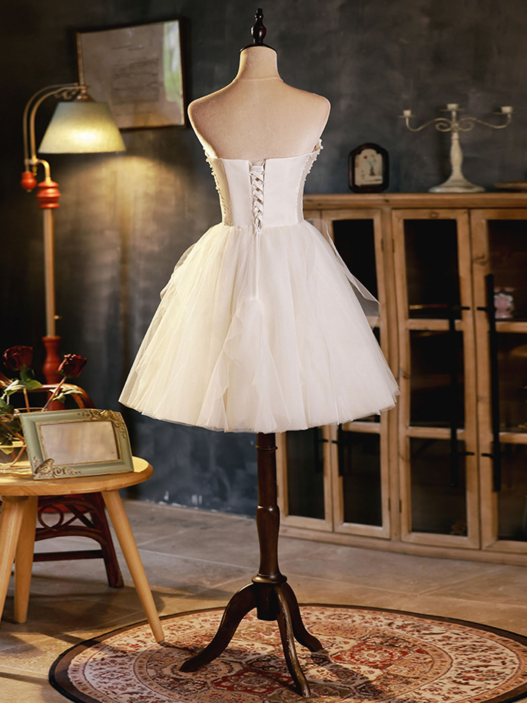 Club Outfit, White Sweetheart Neck Tulle Short Prom Dress, Light Champagne Homecoming Dress